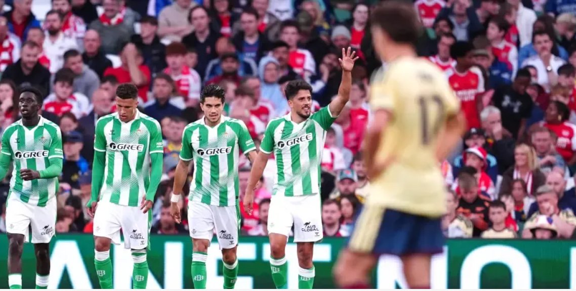 Pepelias17_'s tweet photo. 🟢⚪️El sábado pasado ante el Almería se reivindicaron varios canteranos, como Morante, Corralejo, Gnangoro o Pablo García

👉 Estos dos últimos lo han vuelto a hacer hoy -ojo con Gnangoro-, junto al recién llegado Facundo Bernal, que va disipando dudas a muchos que las tenían, y jugadores firmados el año pasado, como Deossa o Riquelme, que han estado a un excelente nivel, el mejor desde que llegaron

👉 Particularmente, lo mejor de la noche, para mí, ha sido ver de nuevo a Isco jugando al fútbol como pocos saben hacerlo. Algunos ya querían retirarlo. Y parece que tendrán que esperar