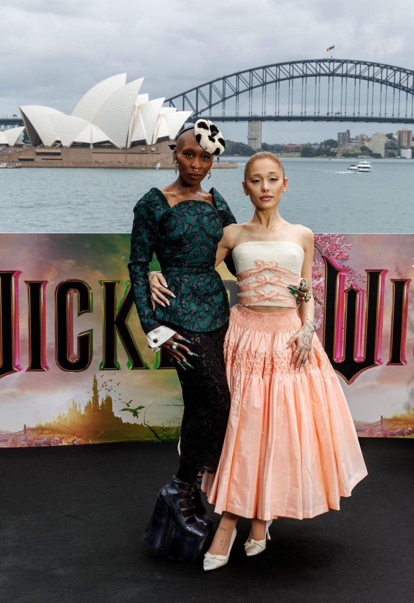 BarbiesWrrld's tweet photo. Was Ariana the problem on the wicked set? Now that everyone’s moved on to different projects, they’ve gained weight back, and she’s continued to lose weight… https://t.co/actfsnt4Be