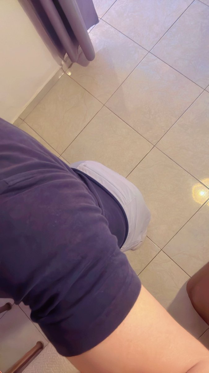 RobbieAzz1's tweet photo. Listo para darle glúteo en el gym 🍑 https://t.co/adDEIkjydc