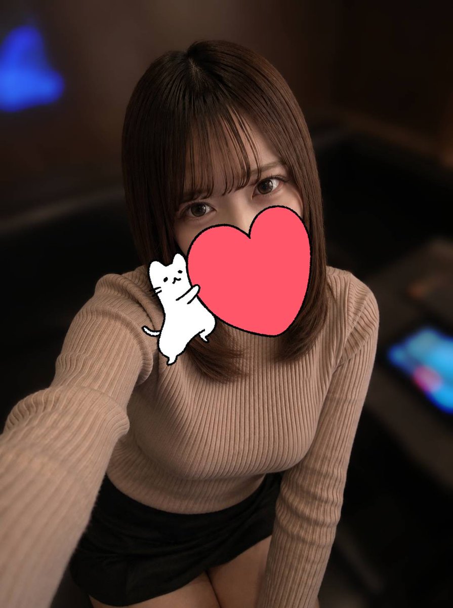 kimidake_12345's tweet photo. うぅ...帰れなくたちゃった...😭

バイト先のカラオケに忘れ物したから、朝イチで取りに来たの！
でも電気つけずに来たから真っ暗で戻れない...怖い😱

腕組んで体密着させても良いって人だけ迎えに来て🥺🩷 https://t.co/yYYb2yTdqH