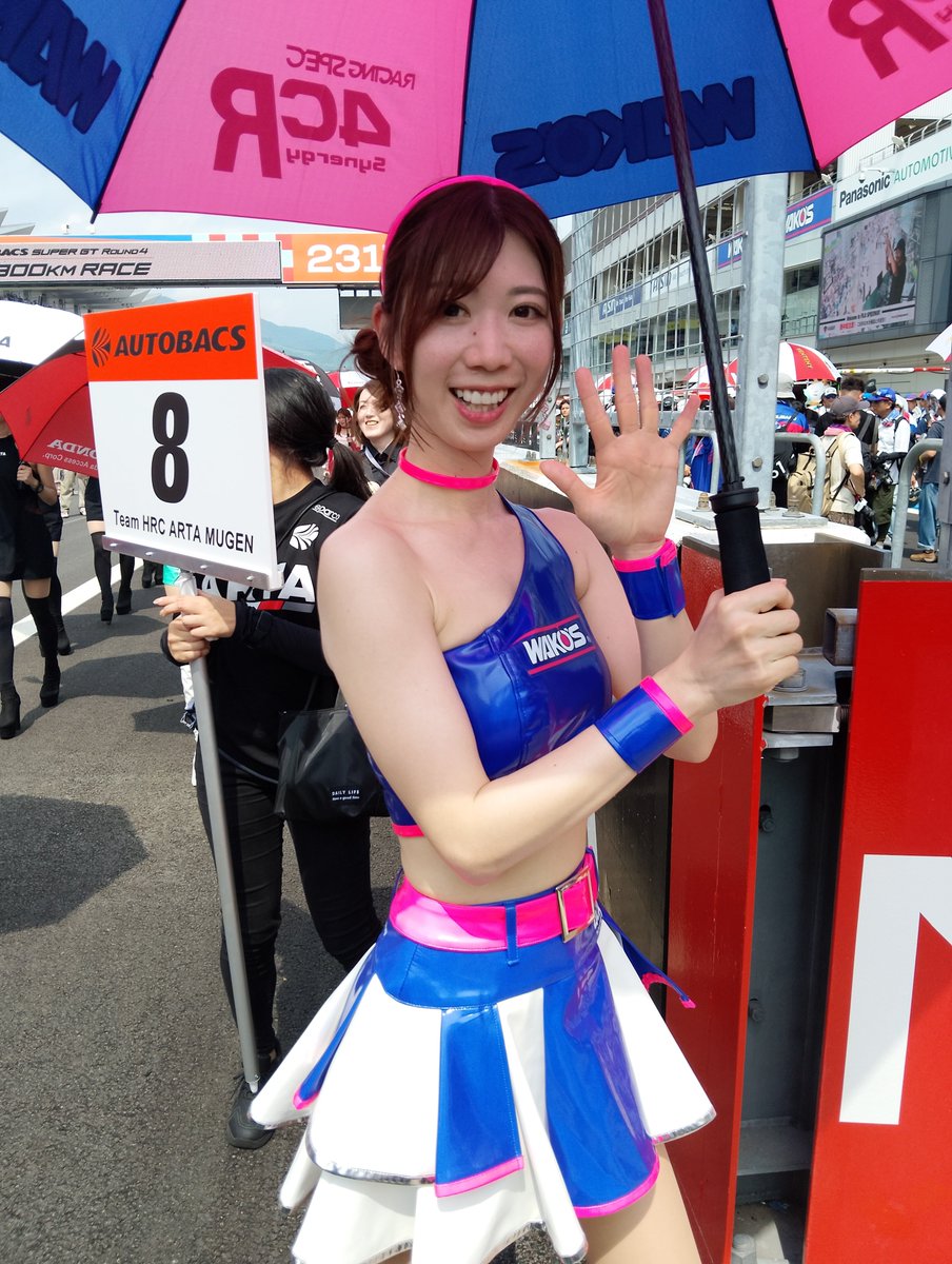 Diethard18's tweet photo. スーパーGT富士　予選

ピットウォークにて

生田ちむちゃん

＠1224Chimu 
＃WAKO'S
#スーパーGT 
#富士スピードウェイ https://t.co/KKP63OqQok