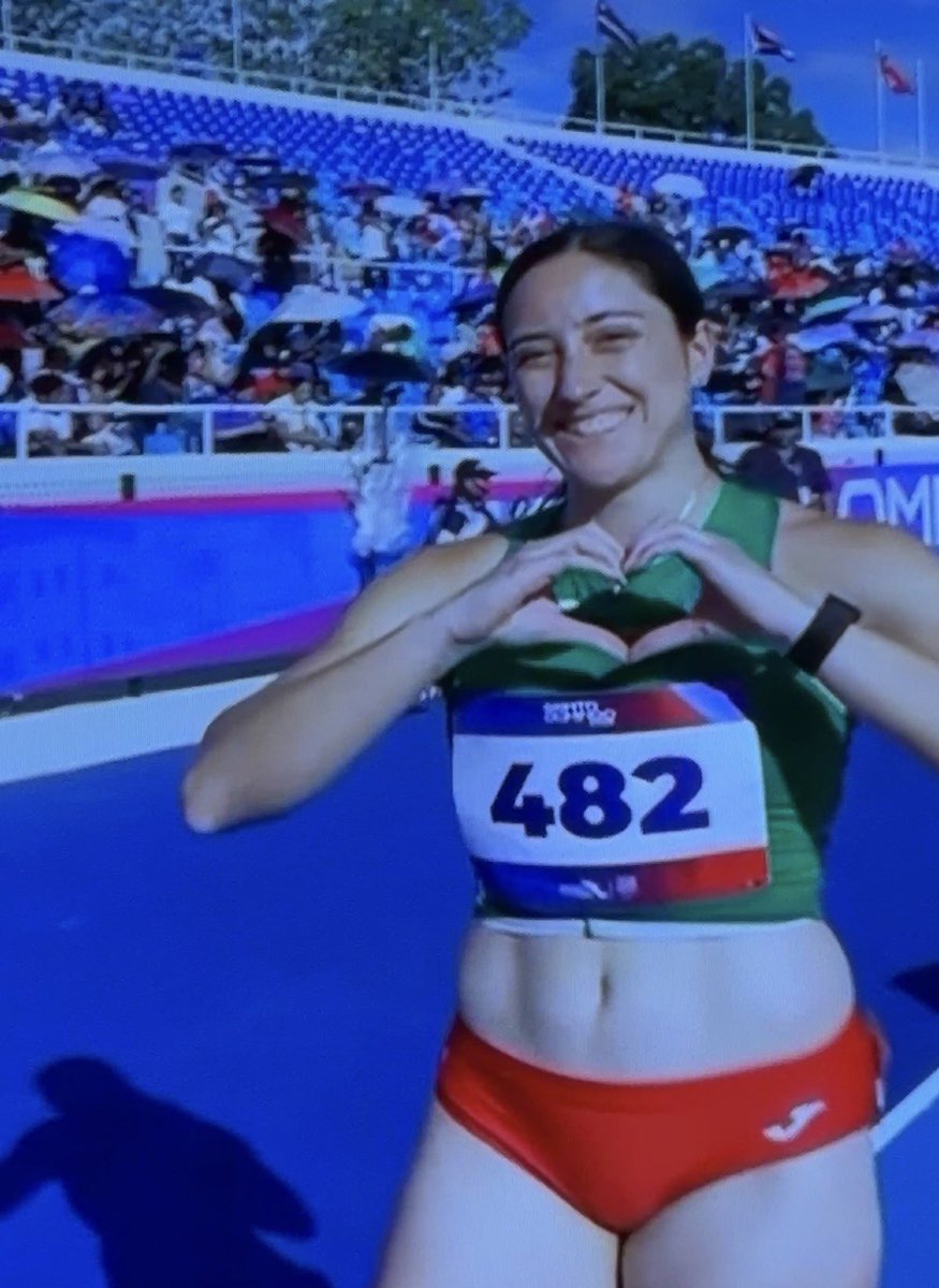 annacgrajales's tweet photo. VÁMONOS AL ÁNGEL. 

México está dentro de la final femenil de los 200m planos con @cecitamayog. 

HISTÓRICA 🇲🇽

#SantoDomingo2026 #JCC https://t.co/qXcdC7fvX4