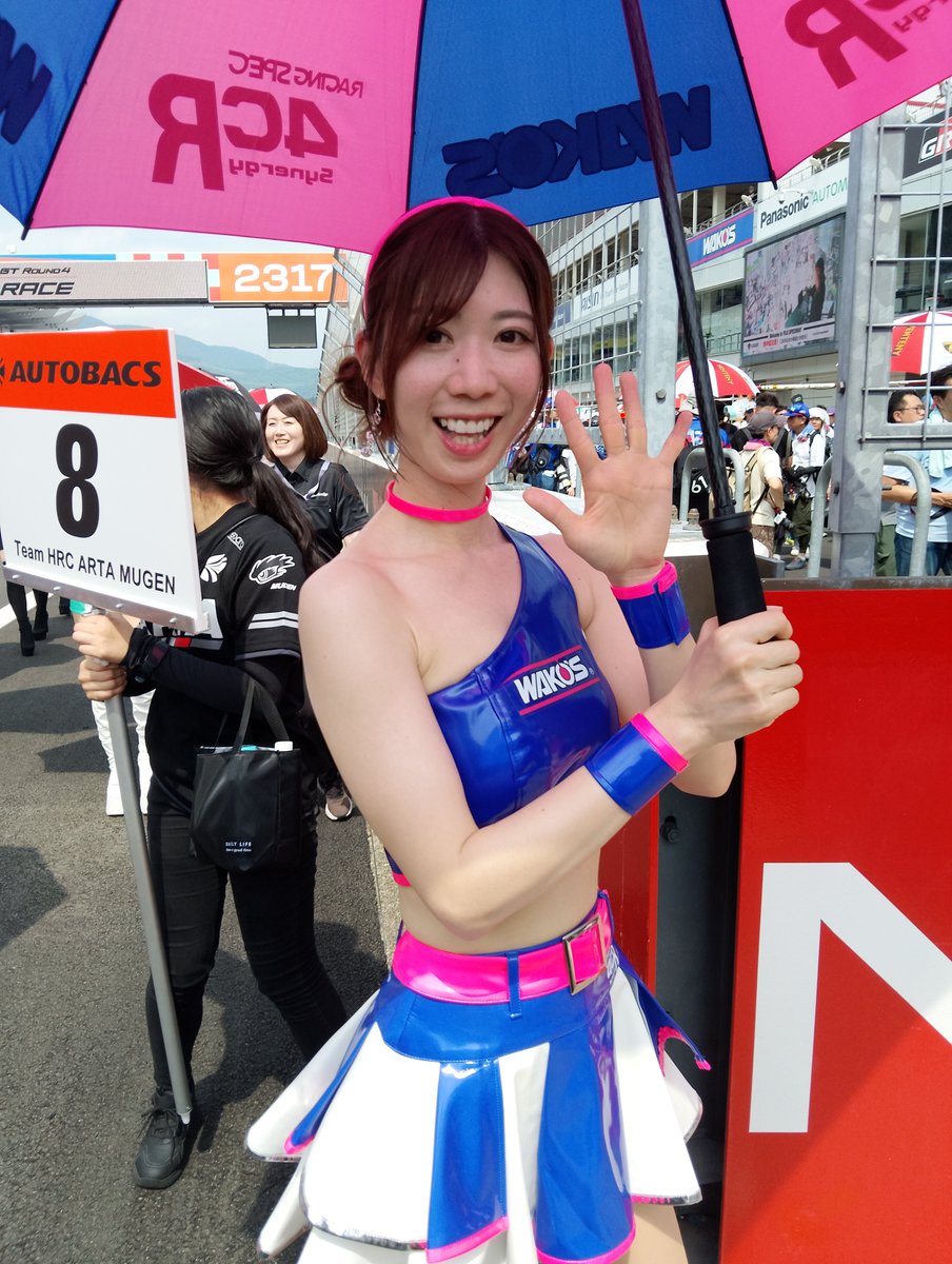 Diethard18's tweet photo. スーパーGT富士　予選

ピットウォークにて

生田ちむちゃん

＠1224Chimu 
＃WAKO'S
#スーパーGT 
#富士スピードウェイ https://t.co/KKP63OqQok
