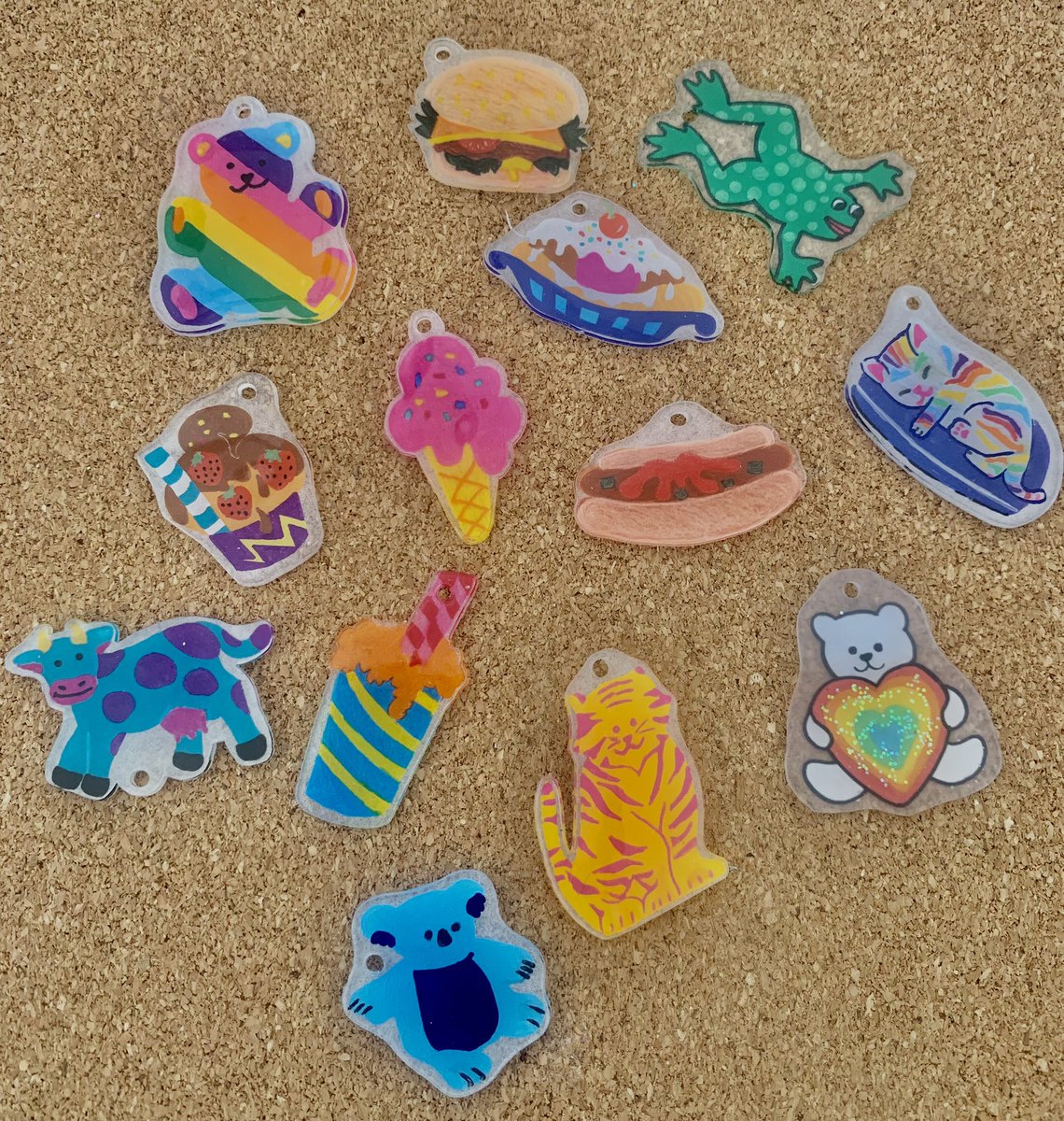 Kippartk's tweet photo. Charms inspirados en stickers de los 90s✨🩷 https://t.co/17McXzLPkJ