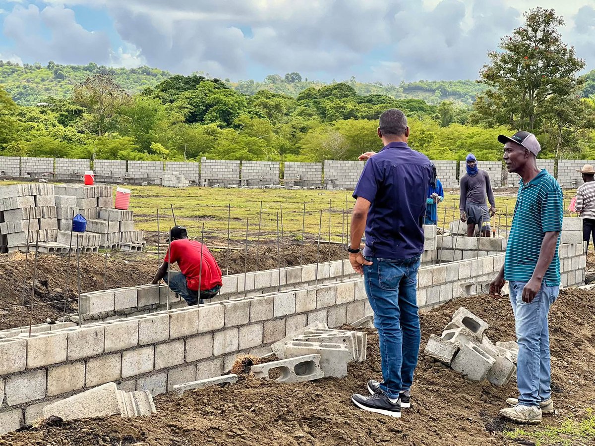 elatlanticoDO's tweet photo. Marchan a buen ritmo trabajos de construcción del moderno Parque Memorial Villa Montellano https://t.co/e1Swgg5s28 https://t.co/yIIPZQVCLM