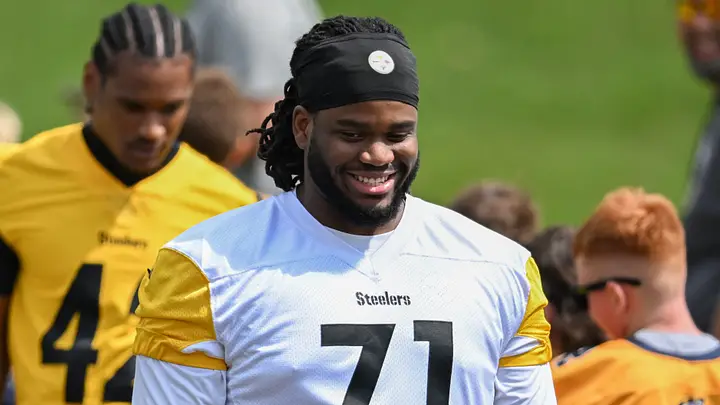 ThePoniExpress's tweet photo. Huge development: Steelers rookie offensive tackle Max Iheanachor hasn't lost a pass blocking rep in training camp. NOT ONE. In 2 days. Versus TJ Watt Nick Herbig and Alex Highsmith.

Iheanachor has a real chance start week 1. Lemon getting snatched up by Philly could be blessing in disguise.