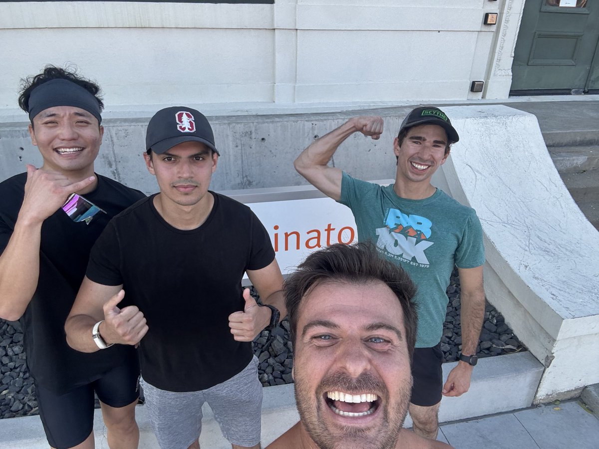 emilares's tweet photo. Best thing about @ycombinator. Run club with partners. This one w/ the rapid @FrancoisChauba1 and other top tier founders. https://t.co/1EMkXzZ3qD
