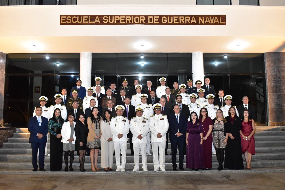 naval_peru's tweet photo. #MGPNoticias La Escuela Superior de Guerra Naval clausuró su XLVII Curso de Dirección Estratégica para la Defensa y Administración de Crisis (CEDEYAC), fortaleciendo durante 3 meses las capacidades de los participantes en análisis estratégico, liderazgo y toma de decisiones. https://t.co/XTi2dmj2Gd