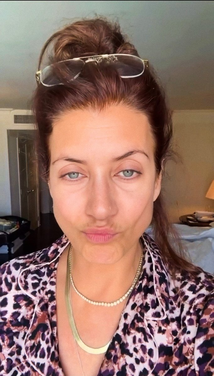 sunflowerhart's tweet photo. kate my favorite cat lady 😭🥹🧡 https://t.co/1jpNJCmuhm