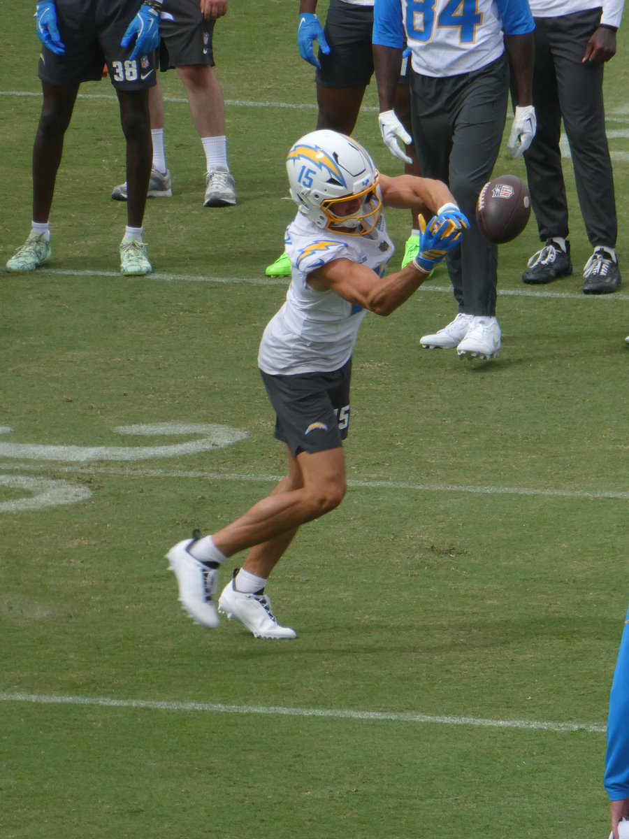 SportsFanInAz's tweet photo. #Chargers slow walk through day and fans turned out in San Diego #BoltUp https://t.co/UIQgZIv2IR