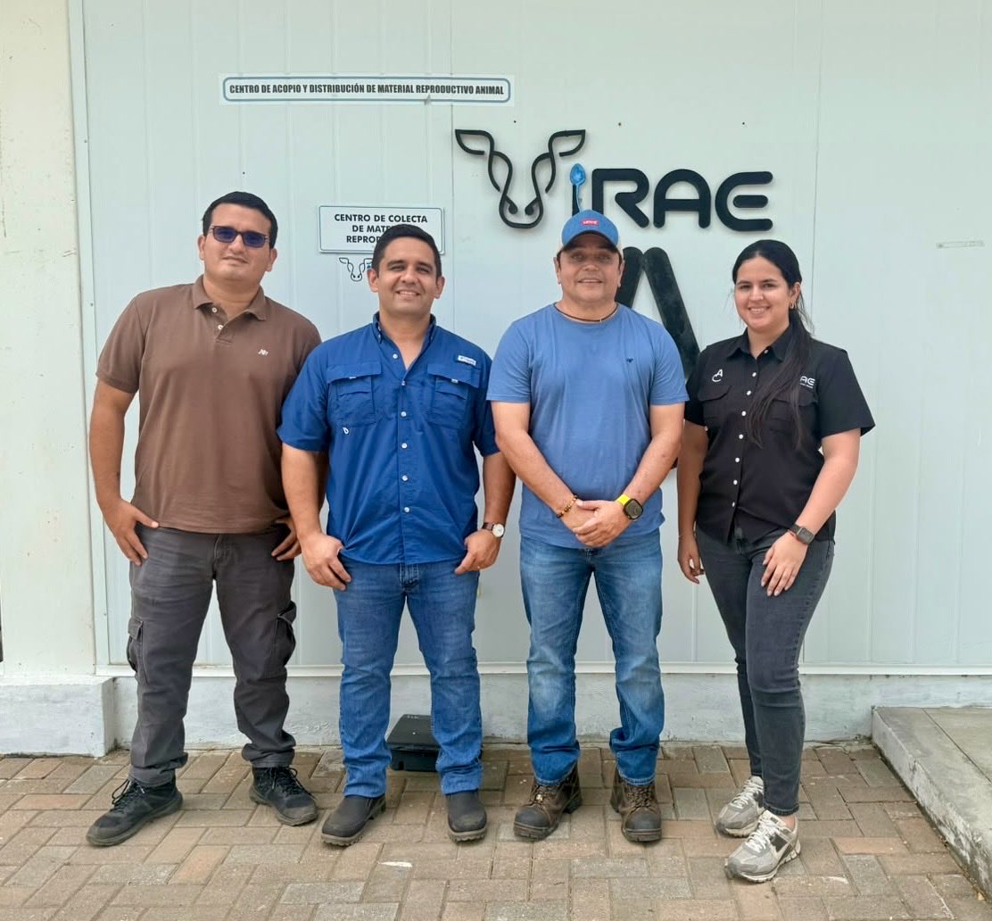 INIAPECUADOR's tweet photo. El INIAP y el Instituto de Reproducción Animal de Ecuador (IRAE) canalizarán una alianza estratégica para impulsar el mejoramiento genético de bovinos. 🐂

Esta iniciativa promoverá el uso de biotecnologías reproductivas y adaptabilidad climática fortaleciendo el sector pecuario. https://t.co/2KIWmOTCQi