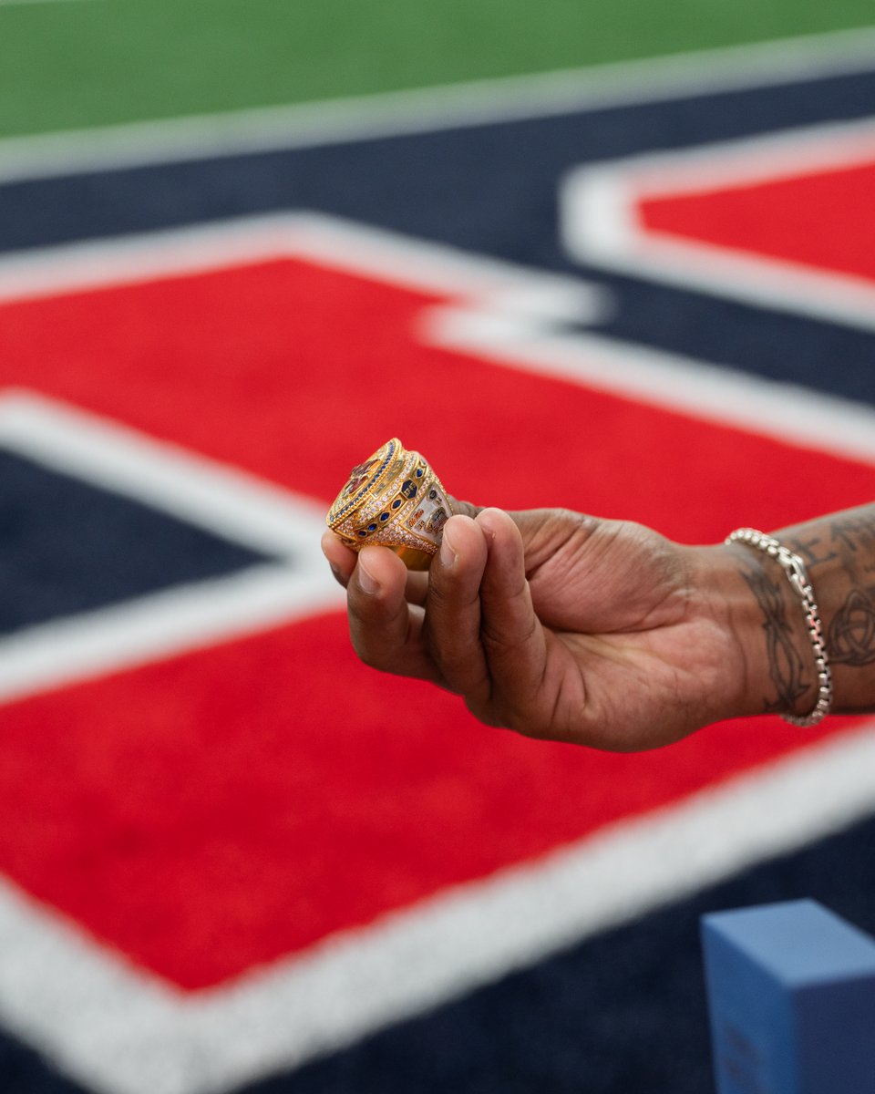 OleMissFB's tweet photo. It's all in the details💎

#HottyToddy https://t.co/0PWtXlXpfz