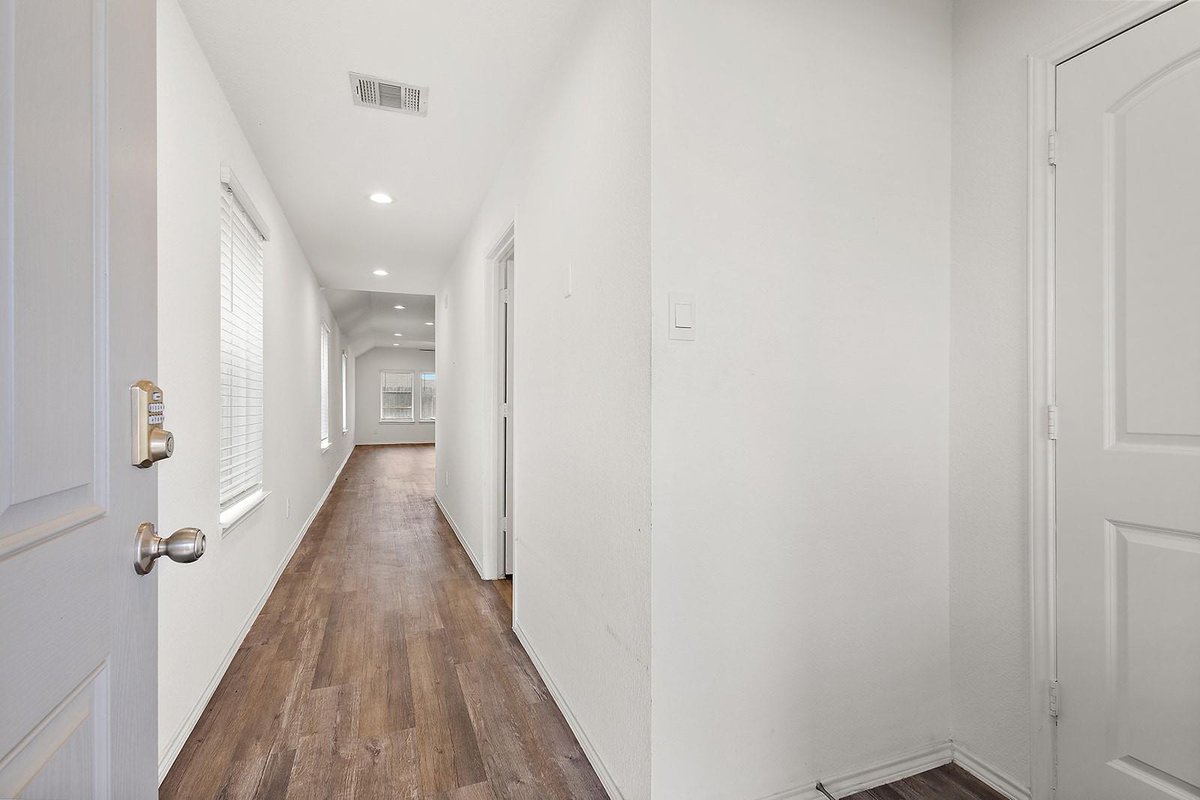 c21western's tweet photo. 5024 Pismo Ray Drive
#C21Western https://t.co/afXX6HSsBZ
