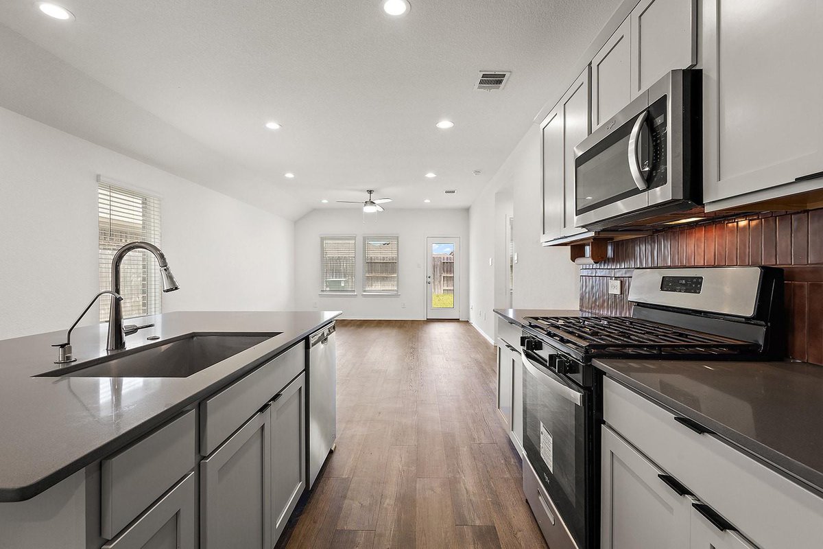 c21western's tweet photo. 5024 Pismo Ray Drive
#C21Western https://t.co/afXX6HSsBZ