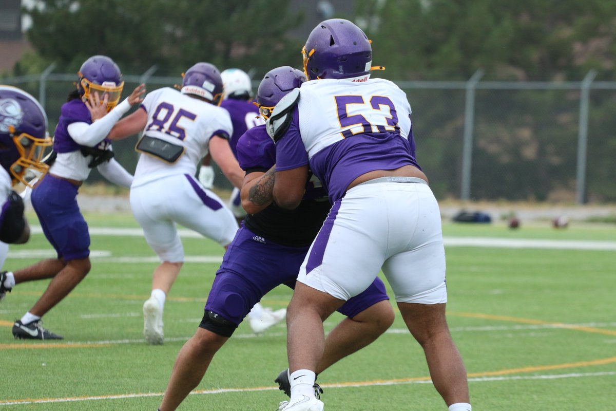 GoConqs's tweet photo. 🏈Football | #GoConqs 

Strap up the pads &amp; helmets the work continues for Conqs Football as fall camp moves along #BurnTheBoats 

📸Full Gallery: https://t.co/rweLS75ROt https://t.co/saVmMUR5jh