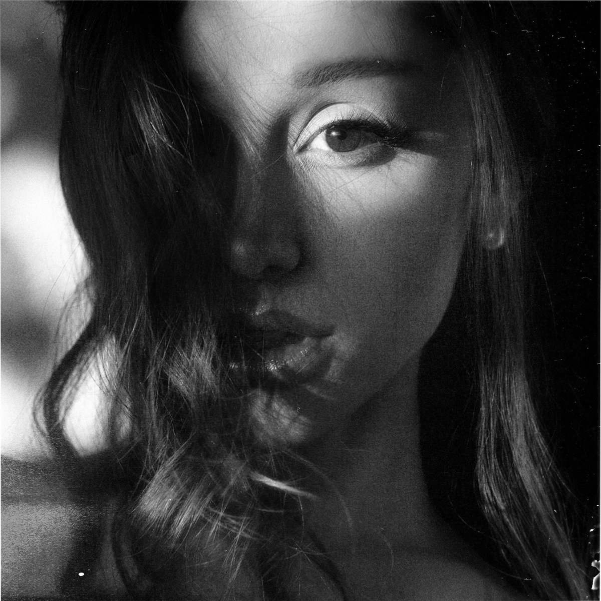 thearianahub's tweet photo. “hate that i made you love me” is Ariana Grande’s first song since “7 rings” to spend 20 days at #1 on global Spotify. https://t.co/CEy4F1BR1q