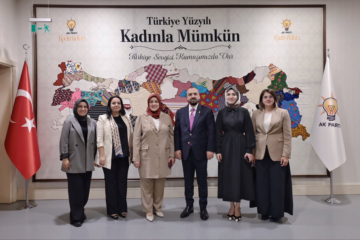 acarfaruka's tweet photo. Kadın Kolları Başkanımız Sayın @tugbaisikercan’ı makamında ziyaret ettik.

14 Ağustos kuruluş yıl dönümü etkinliklerimize dair verimli bir görüşme gerçekleştirdik.

Kıymetli Başkanımıza misafirperverliği için teşekkür ederim.

Milletimizle Çeyrek Asır, Türkiye Geleceğe Hazır 🇹🇷 https://t.co/Cd6GeZ5ikh