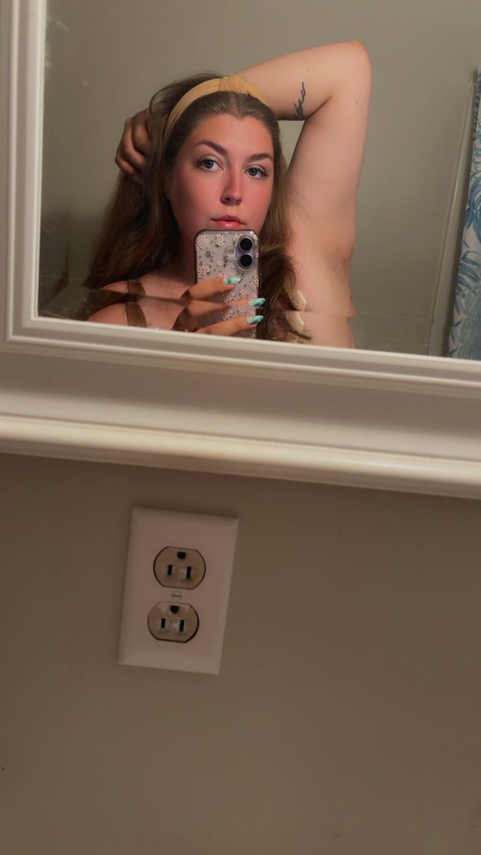 Velvet_EmpressX's tweet photo. Approach properly if you want to be added to by sub group chat. It’s a constant competition of who can out serve each sub…can you keep up?
#findom #findumb #finsub #sissy #cuck #footcuck #humanatm #paypig #feet #domme #findomme #goddess https://t.co/TenBlcnh86