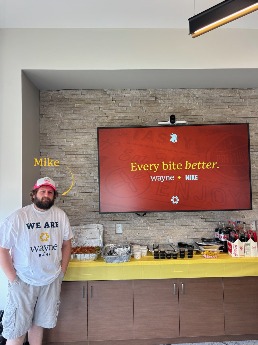 WayneBank1871's tweet photo. Kindness is always on the menu! 🍗 

A huge thank you to the team at Mike's Hot Chicken for treating our Forty Fort team to an incredible lunch today. The food was absolutely delicious, but your generosity made it even better. We truly appreciate you thinking of us! 💙 https://t.co/Z2kM0LDQZ8