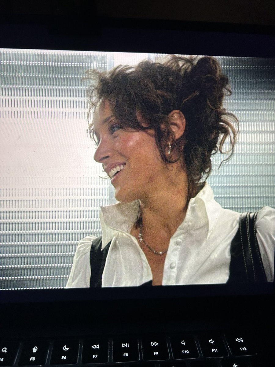 SZSPIRIA's tweet photo. Her post-cheat joy is so beautiful https://t.co/g2NZ9BqVN6