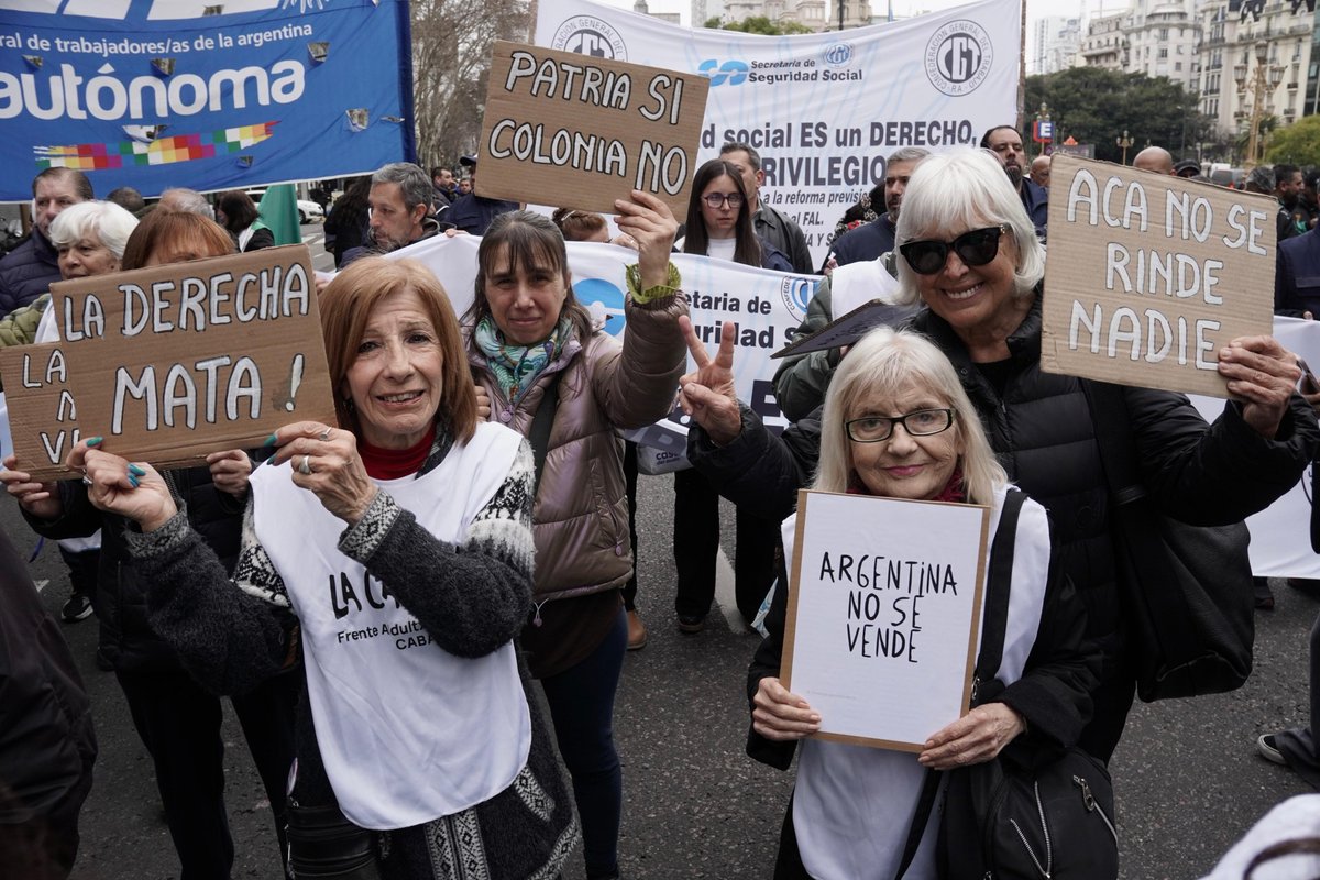 Uyo_Ciudad's tweet photo. Las Malvinas son Argentinas. La tierra, el agua y la lucha de lxs jubiladxs, también.

🇦🇷 Mañana: ¡TODXS AL CONGRESO! https://t.co/lspHvZyREs