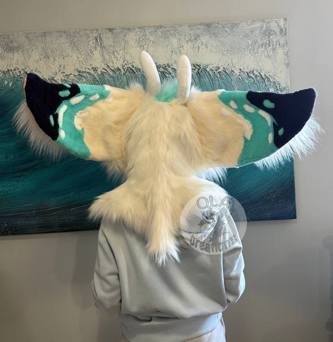 OLA_creations's tweet photo. PREMADE
Reef the dutch angel dragon!

this suit will be available at Canfurence 2026, it comes with a pair of handpaw, a nub tail of your choice and a headbag!

We're asking 4000$ CAD

the inside is fully lined with padding options to make it as comfortable and snugg as possible. https://t.co/2AUh82WjVG