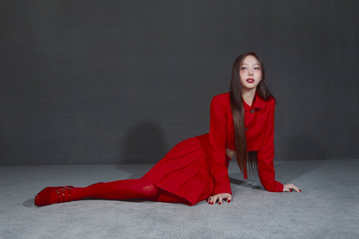 imnayeonarchive's tweet photo. https://t.co/ZIMIMf7SUU