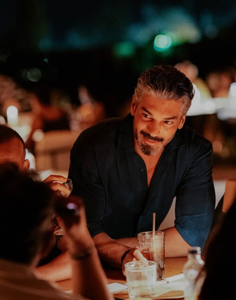 Sukruozyildizuk's tweet photo. The most handsome, dashing & gorgeous man exist ❤️🔥🔥
This colour only suit Sukru 💙
#Sukruozyildiz #mosthandsome https://t.co/tZIAjdkTkF
