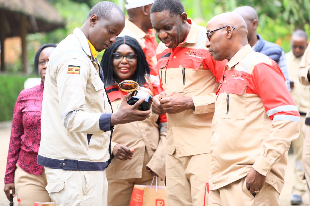 BOU_Official's tweet photo. Governor Atingi-Ego visiting the Kingfisher oil field in Kikuube District today with Chief Justice Flavian Zeija, Deputy Chief Justice Hon. Moses Kazibwe Kawumi, and other Justices and Judiciary officials.

Up to 40,000 barrels of oil per day and 20,000 tonnes of cooking gas (LPG) per year are set to be produced in this project along the shores of Lake Albert. 

Governor Atingi-Ego learned how the oil will be pumped from reservoirs that are 2.5kms below the bottom of the lake into a Central Processing Facility where it will be cleaned before making the 1,443km journey via pipeline to Tanzania’s Tanga port for export.

About $2.5 billion dollars has been invested in the Kingfisher oil field and combined with the other oil production sites in Uganda, these projects are projected to generate average revenues of between $1 to $2.5 billion dollars annually depending on the international oil price.

The Governor appreciated the opportunity to verify first-hand Uganda’s oil and gas developments, saying “A lot hinges on what is happening in the oil sector; from the UGX1.4 trillion expected from oil revenues in the budget for this financial year, to Balance of Payments projections of foreign exchange flows into the domestic market, to the employment opportunities being created here. All these matter for macroeconomic stability, which is my focus.”