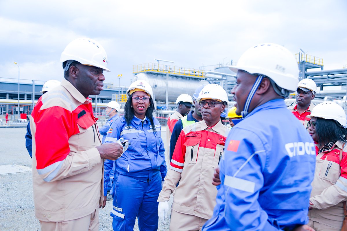 BOU_Official's tweet photo. Governor Atingi-Ego visiting the Kingfisher oil field in Kikuube District today with Chief Justice Flavian Zeija, Deputy Chief Justice Hon. Moses Kazibwe Kawumi, and other Justices and Judiciary officials.

Up to 40,000 barrels of oil per day and 20,000 tonnes of cooking gas (LPG) per year are set to be produced in this project along the shores of Lake Albert. 

Governor Atingi-Ego learned how the oil will be pumped from reservoirs that are 2.5kms below the bottom of the lake into a Central Processing Facility where it will be cleaned before making the 1,443km journey via pipeline to Tanzania’s Tanga port for export.

About $2.5 billion dollars has been invested in the Kingfisher oil field and combined with the other oil production sites in Uganda, these projects are projected to generate average revenues of between $1 to $2.5 billion dollars annually depending on the international oil price.

The Governor appreciated the opportunity to verify first-hand Uganda’s oil and gas developments, saying “A lot hinges on what is happening in the oil sector; from the UGX1.4 trillion expected from oil revenues in the budget for this financial year, to Balance of Payments projections of foreign exchange flows into the domestic market, to the employment opportunities being created here. All these matter for macroeconomic stability, which is my focus.”