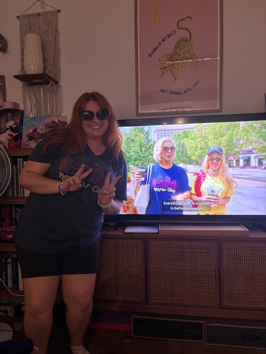 Elena_P_D's tweet photo. This kid turns up to our London watch party as Rebecca Welton. I bloody love you @wadderscrown 😂❤️ https://t.co/4yWfWbW1Bz