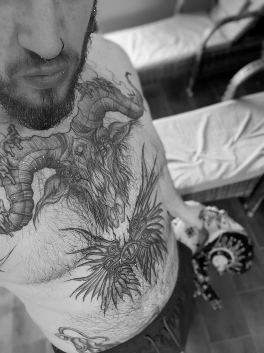 kindadecentdick's tweet photo. #nsfwtwt #NSFW dad bod went swimming, who's joining next time. https://t.co/LpYr9jw3sV