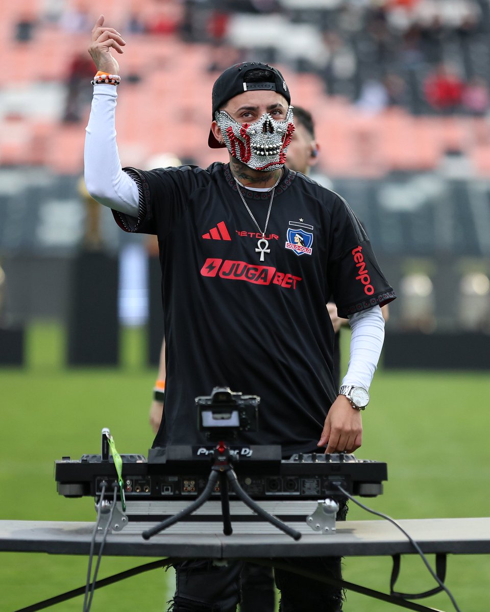 ColoColo's tweet photo. DJ Rocka inicia el show de la Bienvenida de Vozinha 🤟🏻💿

#VamosColoColo https://t.co/32XVBpJmwC