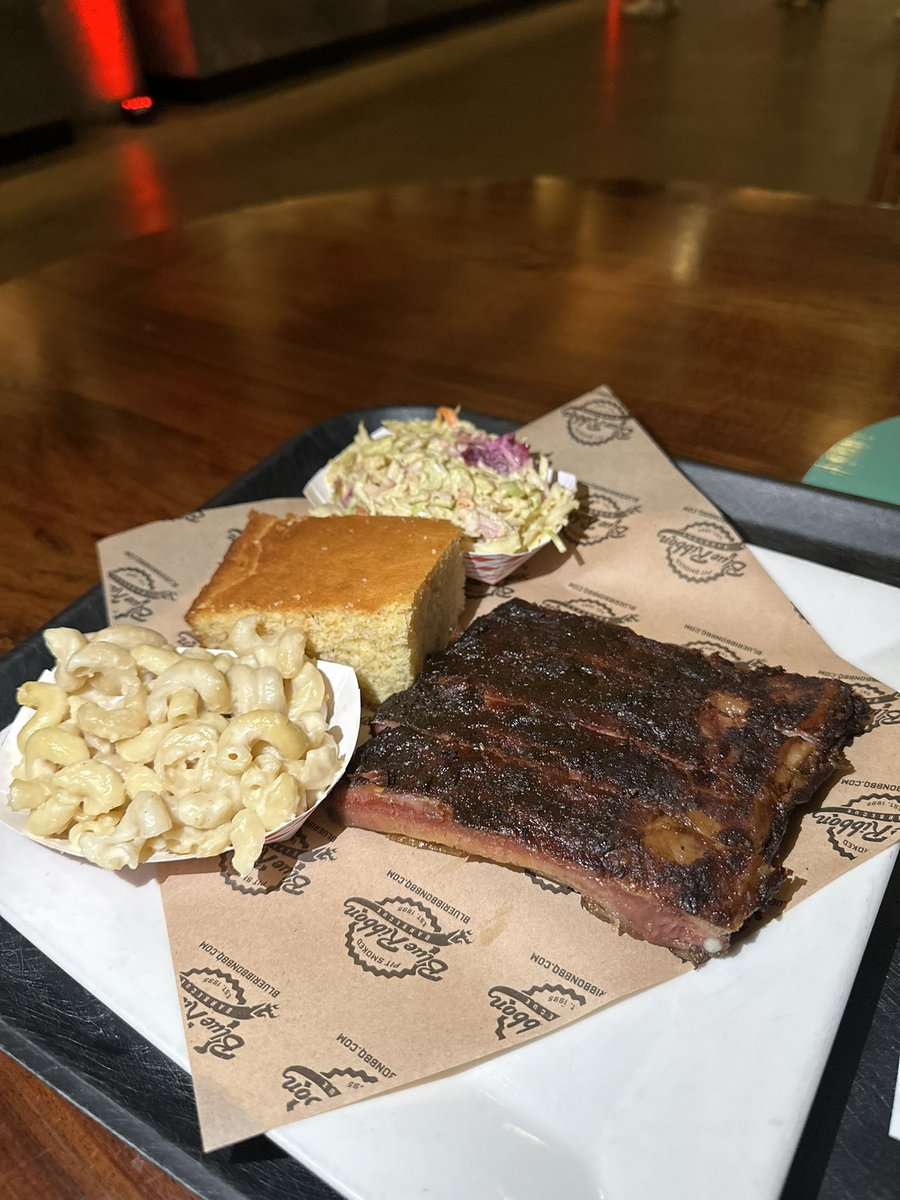 M60414614's tweet photo. ชุดซี่โครงหมูบาร์บีคิว ร้าน Blue Ribbon BBQ
ที่ TIME OUT MARKET BOSTON https://t.co/ssNvoBl3d6