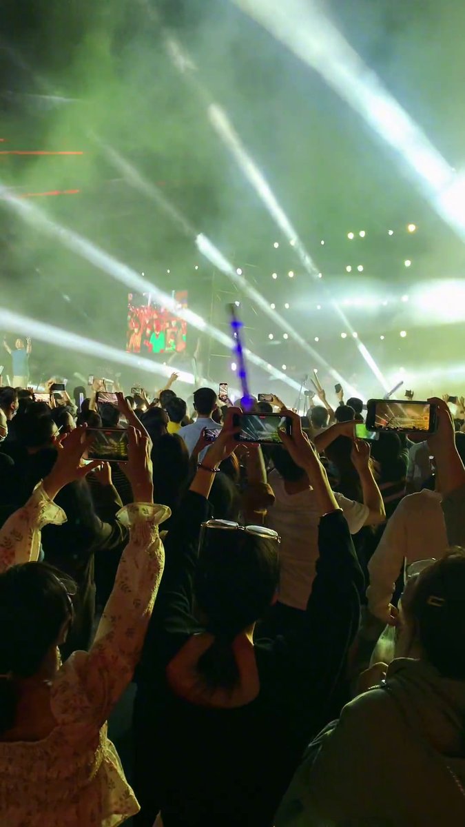 Brando9069's tweet photo. Just left the show and my ears are still ringing in the best way—this live performance was pure magic! Don’t miss the next stop of the tour, you won’t regret it. https://t.co/zF3tCjYLg1