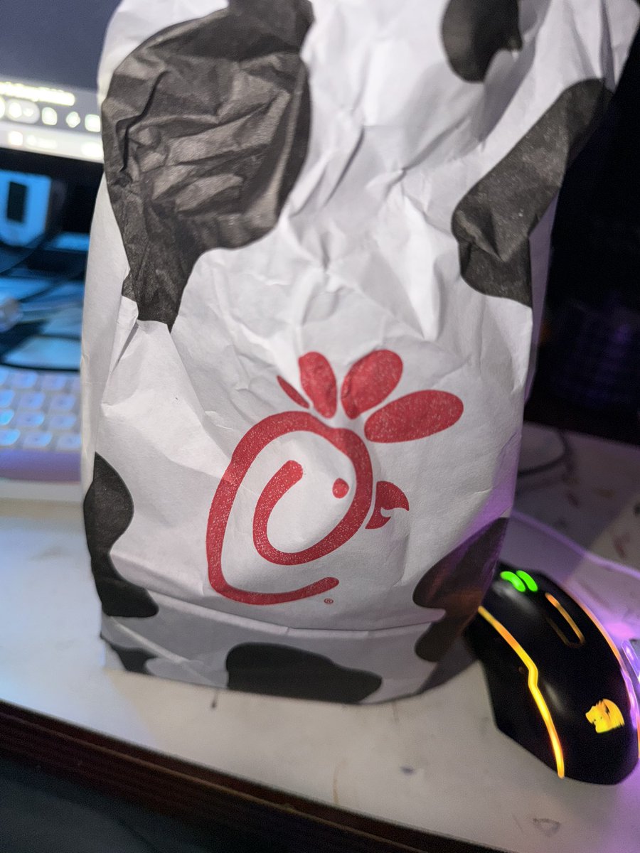 zoey_Xitter's tweet photo. Question for other Trans, Am I a traitor for eating Chick Fil A? https://t.co/u8rRp1DAB9