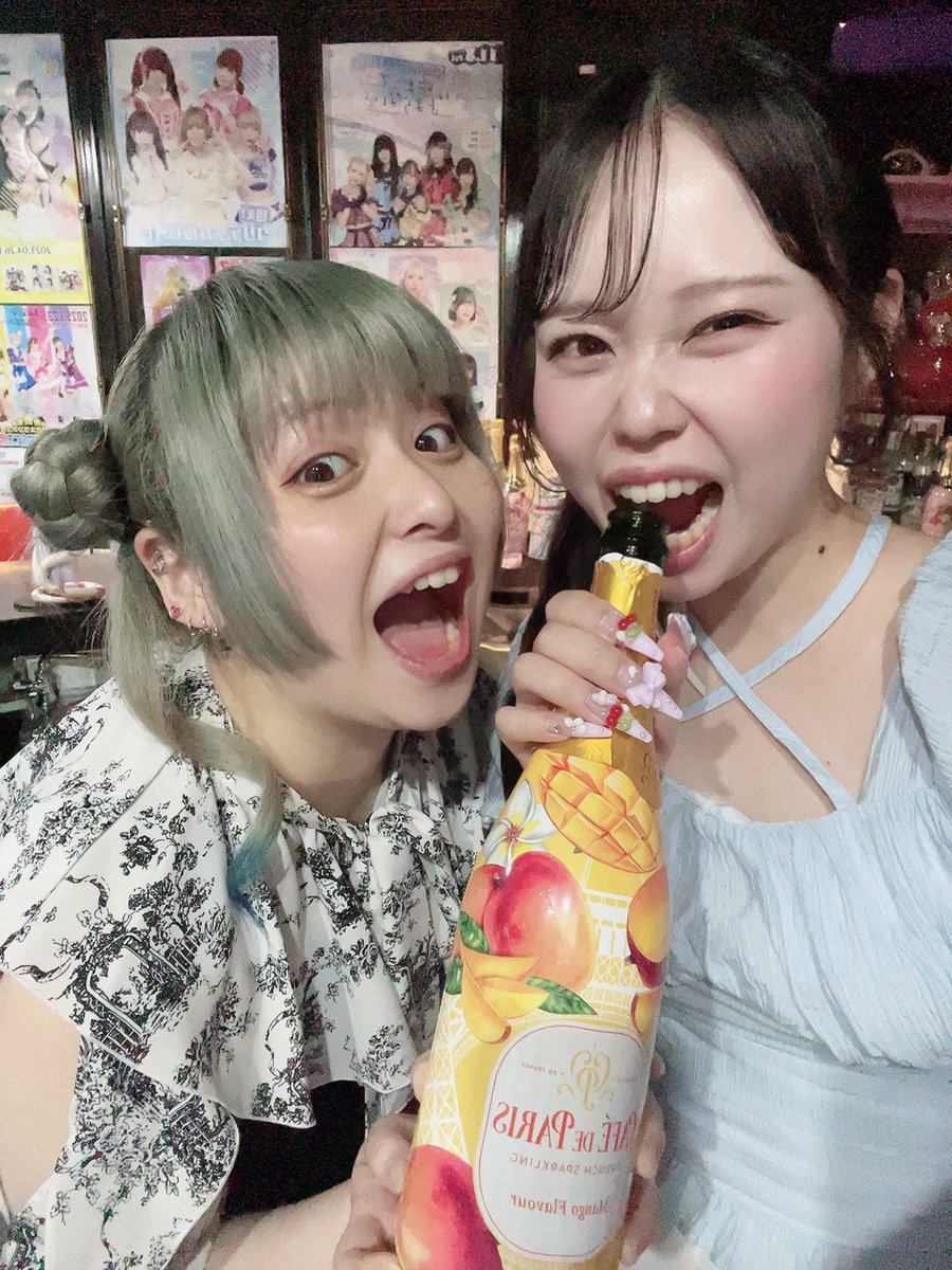 mofru_on's tweet photo. こんな誰も知らない地でまたがんばるってね、正直寂しくて自信もなくて不安ばっかりなんだけどね、これなくてもずーっと気にかけてくれてたりこれる時はちゃんと顔を出してくれるみんなのおかげで、今日もおんは生きています、ほんとうにありがとうだいすきだよみんな https://t.co/sLpoFAsqXE