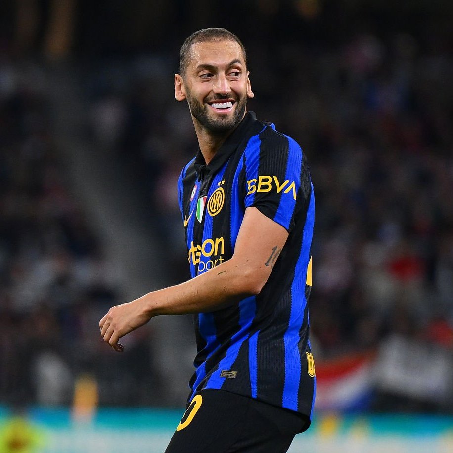 Inter_Xtra's tweet photo. 🇹🇷🎙️ Hakan Çalhanoğlu following Milan-#Inter:
"We'll say we were unlucky with that penalty...everyone knows it wasn't a penalty. But it's fine, the referee gave it and that's that." @DAZN_IT https://t.co/3CQik2rTdI