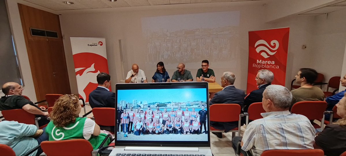 badMMinton_'s tweet photo. Esta tarde, en el pabellón de la Fundación Cajastur (FIDMA), he tenido el privilegio de moderar una mesa sobre actividad física, nutrición y calidad de vida en pacientes oncohematológicos. https://t.co/4EjpMuJTUr