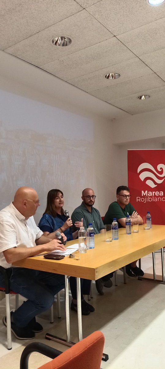 badMMinton_'s tweet photo. Gracias a la Dra. Esther González, Aitor Trabanco, Javier Suárez Parrondo, a la Fundación Cajastur y a la Fundación del Real Sporting por impulsar iniciativas que convierten el deporte en una herramienta de salud. https://t.co/k70vJxZG8Q