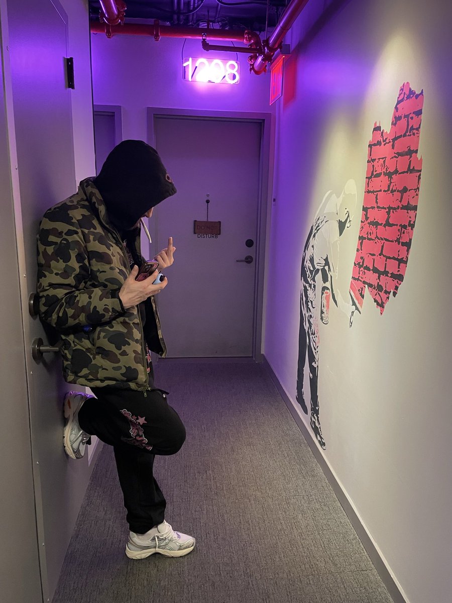 k9popper's tweet photo. Bandzzz baby https://t.co/9WTxo4DuSS