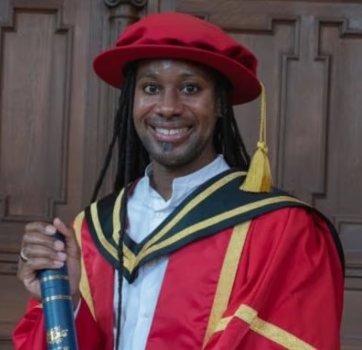 IfindRetards's tweet photo. Cambridge’s youngest black professor who was found to have plagerised work just resigned. 

Retard thought we wouldn't notice. His retarded face alone gave it away. https://t.co/Ikj9WV8jc3