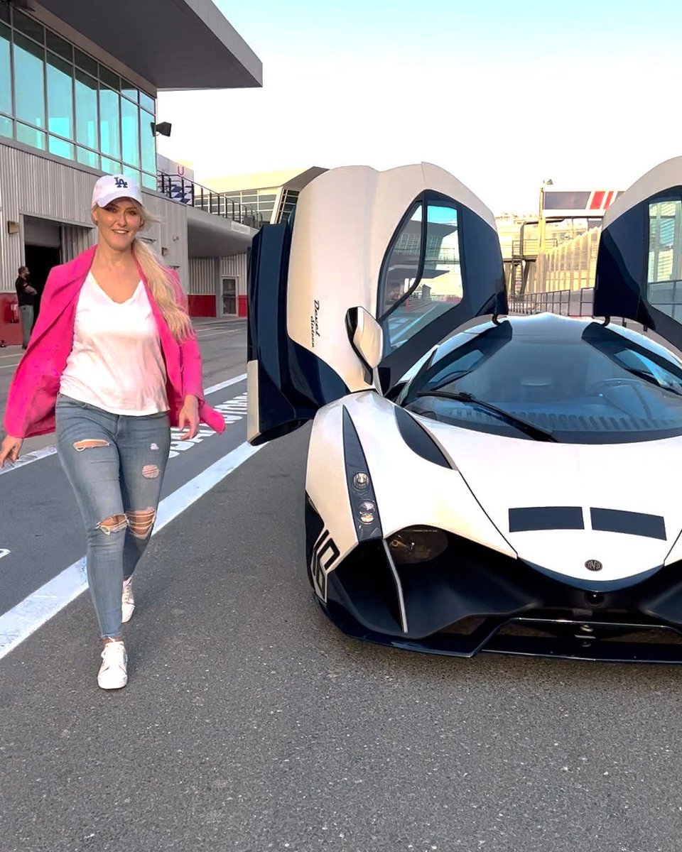 Evanrosekitty's tweet photo. Cruising 🏎️ https://t.co/HDnKWKrn0U