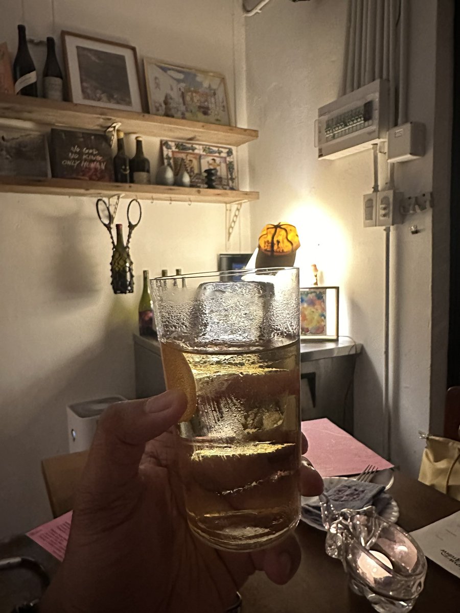 M60414614's tweet photo. บรรยากาศ ชิล ๆ ที่ No Bar Wine Bar https://t.co/EUuYyKg9Yr