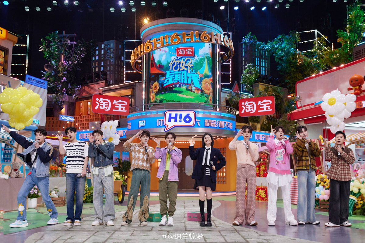 huibeulli1's tweet photo. [蹲到热门综艺录制现场！全程爆笑到拍大腿，今天也是为综艺人打call的快乐打工人！] https://t.co/4NAA0hdYER