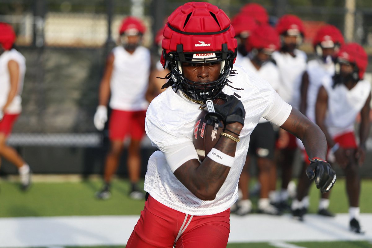 SEUFireFootball's tweet photo. Back in action!!

#FuelTheFire🔥 https://t.co/YlL54gr2va