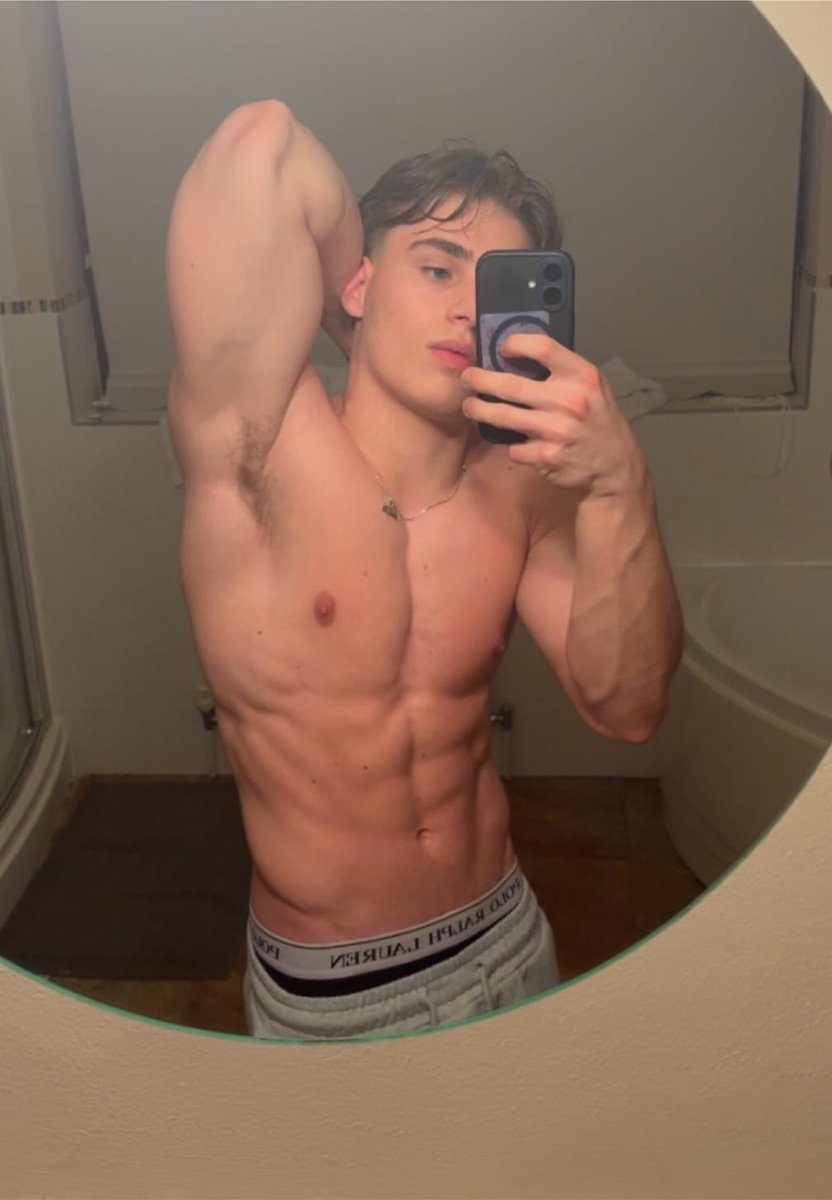 Alphajoshb's tweet photo. New here

#Bodybuilder https://t.co/pzWQNbk7MI