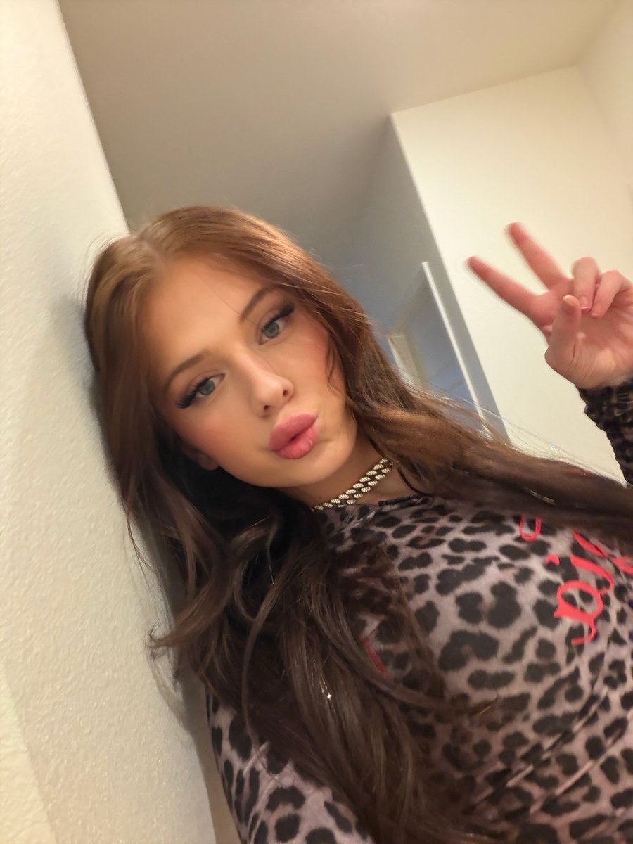 Trulini2nv's tweet photo. Would you be proud if your gf is a trans girl? 🏳️‍⚧️ https://t.co/PI3QVldJJa