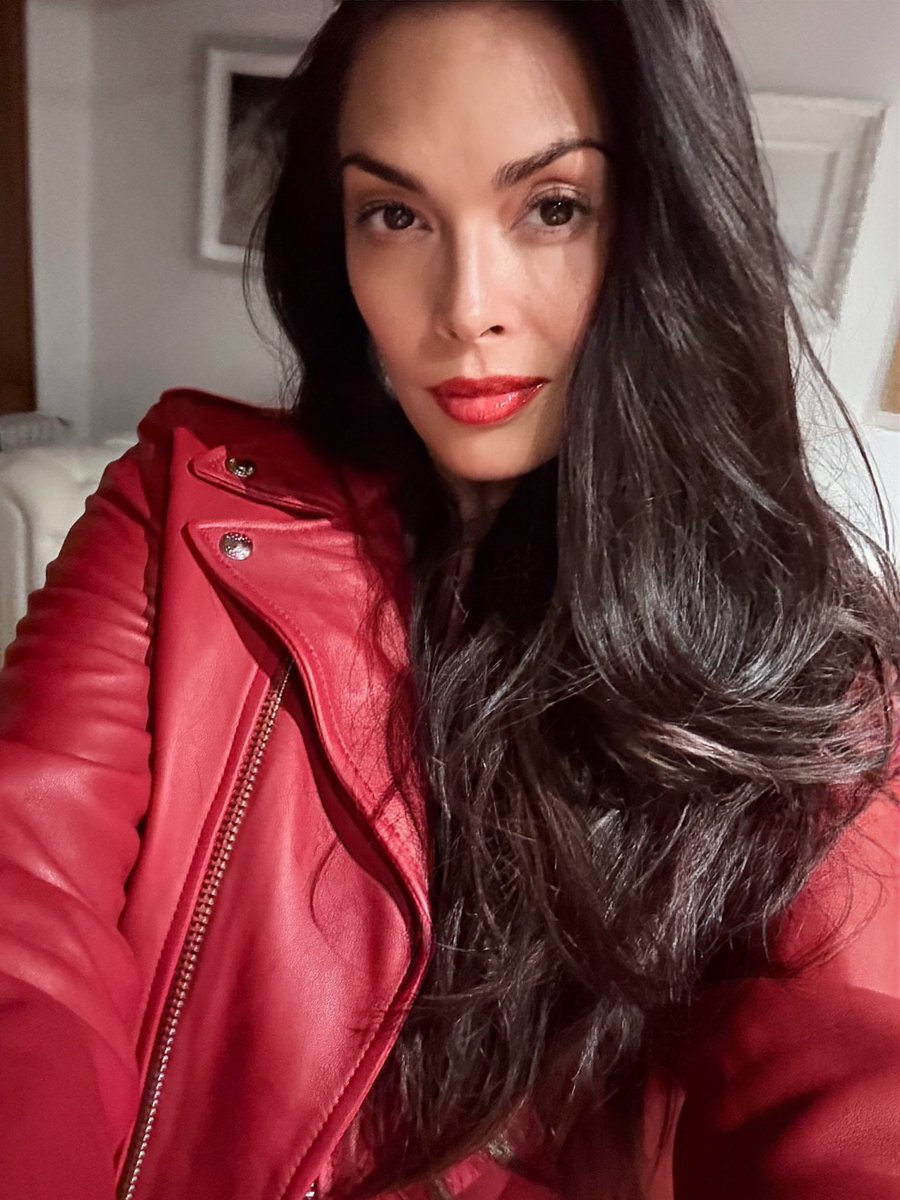 TERA1PATRICK's tweet photo. https://t.co/7CMYPakJjq #cameo @BookCameo https://t.co/uQY3KAJH1I