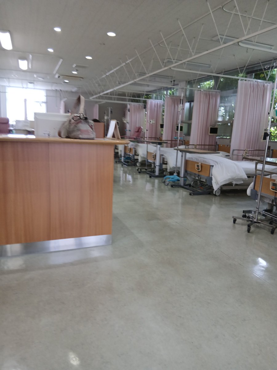XNk5w's tweet photo. 今日は1日抗がん剤の日
嫌だな～
とりあえず腹ごしらえ
売店で売ってた冷やし八王子ラーメンを食べてみる。 https://t.co/wbblgKJT31